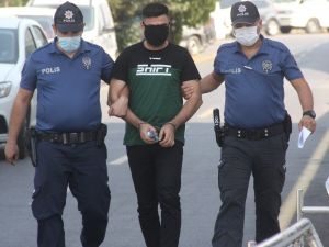 Sevgilisini Ayrıldığı İçin 9. Kattaki Balkondan Sarkıtan Zanlı Tutuklandı