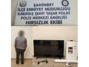 Çaldıkları Malzemelerle Birlikte Yakalandı
