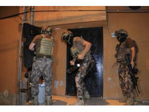 El Bombalı, Uzun Namlulu Silahlı, Çelik Yelekli Çeteye 500 Polisle Baskın