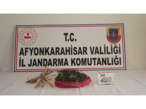 Jandarma Zehir Tacirlerinin Kimliğini Kola Yapılan Dövmeden Tespit Etti