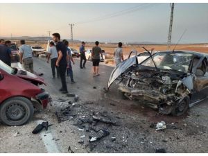 Gaziantep 2 Araç Kafa Kafaya Çarpıştı: 3 Yaralı