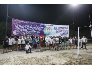 Plaj Voleybolu Turnuvasında Kupaları Başkan Tarhan Verdi