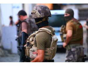 İskenderun’da Suç Örgütlerine Şafak Operasyonu