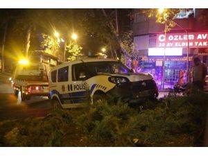 Kaçan Otomobili Kovalayan Ekip Otosu Kaza Yaptı: 2 Polis Yaralı