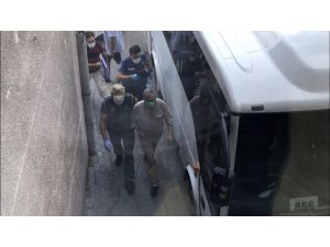 Kobani Eylemleri Soruşturmasında Gözaltına Alınan Hdp’liler Adliyeye Getirildi