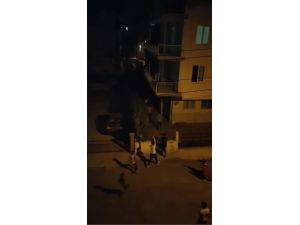 Asker uğurlamasına tepki gösterenlere öfkelenip ortalığı tozu dumana kattılar