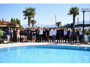 Denizlispor’da Yönetim, Teknik Heyet Ve Futbolcular Yemekte Buluştu