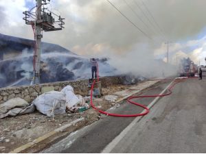 Hatay’da Organize Sanayi Bölgesinde Fabrika Yangını
