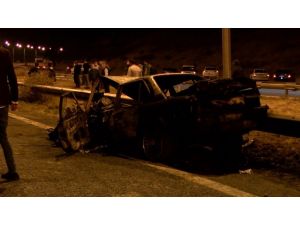 Düğün Konvoyundaki Kazada Camdan Fırlayan Sürücü Öldü