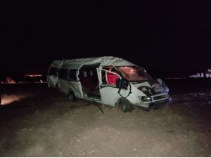 Kontrolden Çıkan Minibüs Takla Attı: 5 Yaralı