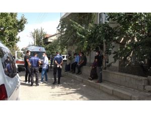 Isparta’da Uzaktan Eğitime Saatinde Katılmayan Öğretmen Evinde Ölü Bulundu