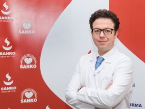 Dr. Almacıoğlu: "Bebekler İlk 6 Ayda Sadece Anne Sütü Tüketmeli"