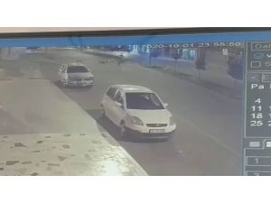 Sokak Köpeklerinden Kaçarken Başını Çarpıp Öldü