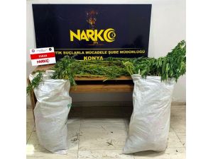 Konya’da Esrar, Kaçak Telefon Ve Nargile Tütünü Yakalandı