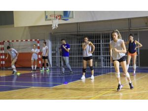 Pamukkale Belediyespor Kadın Voleybol Takımı Sezonu Açıyor