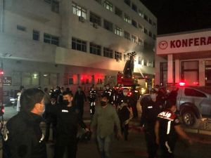 Ankara’da Psikiyatri Hastası Yatağını Tutuşturdu: 1 Yaralı, 5 Kişi De Dumandan Etkilendi