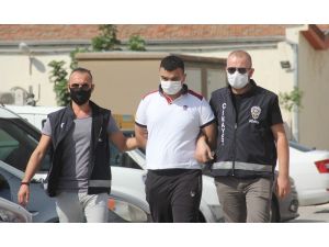 Arkadaşını, Sosyal Medyada Kendisine Hakaret Ettiği İçin Öldürmüş