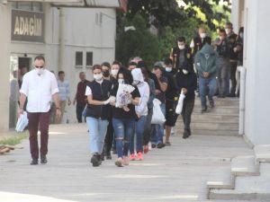 Diş Hekimi Kisvesi İle Swinger Partilerine Katılan Su Tesisatçısı, Çiftleri Dolandırmış