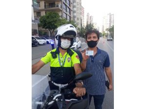 Sınava Gireceği Kimliğini Otobüste Unutan Gencin Yardımına Polis Yetişti