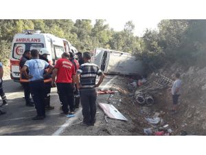 Mersin’deki Tarım İşçisi Taşıyan Midibüs Kazasında Ölü Sayısı 2’ye Yükseldi
