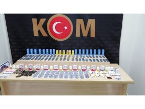 Kaçak Ürünleri Piyasaya Sürmeden Yakalandılar