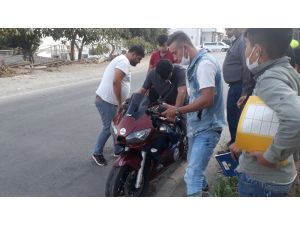 Otomobil Motosiklete Çarpıp Kaçtı: 2 Yaralı