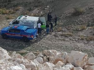 Şarampole Devrilen Otomobilin 21 Yaşındaki Sürücüsü Öldü