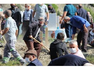 Sevgilisi Tarafından Öldürülen Gamze Toprağa Verildi