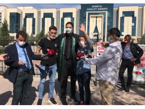 Öldürülen Özgür Duran’ın Annesi: “Benim Çocuğum Sokak Ortasında Ölümü Hak Etmemişti”