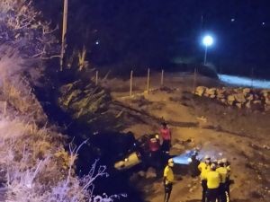 Erdemli’de Kamyonet Sahile Uçtu: 1 Ölü, 4 Yaralı