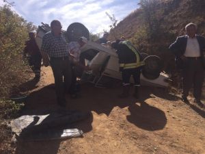Isparta’da Otomobiliyle Şarampole Uçan Sürücü Yaralı Olarak Kurtarıldı