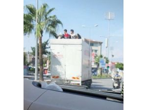 Kapalı Kasa Kamyonette Yolculuk Cezayla Bitti