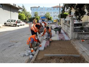 Manavgat Belediyesi’nden Emek ve Sinan Mahallesi’ne kaldırım çalışması