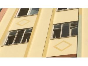 Antalya’da apartman dairesinde patlama: 1 yaralı
