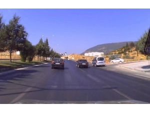 "Sağdan Git Sağlam Git" Sloganını Yanlış Anlamış