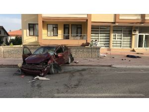 Otomobilin Çarptığı Baba Oğul Hayatını Kaybetti, Anne Yaralandı