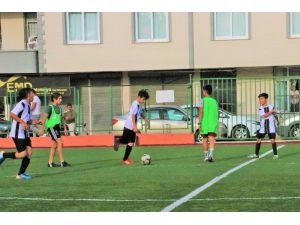 Tarsus’ta Cumhuriyet Kupası Minikler Futbol Turnuvası Heyecanı
