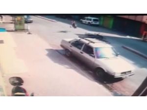 Motosiklet Yayaya Çarpıp Kaçtı
