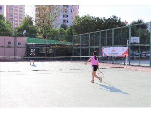 Cumhuriyet Kupası Tenis Turnuvası Devam Ediyor