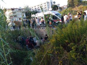 Kaza yapan otomobil dere yatağına uçtu: 1 yaralı