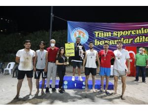 Cumhuriyet Plaj Voleybolu Turnuvasının Kazananları Belli Oldu
