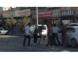 Ailelerin Kavgası Kameralara Yansıdı