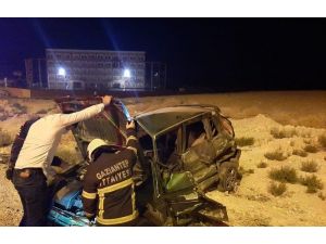 Otomobil Traktöre Çarptı: 1 Yaralı