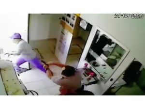 Güvenlik Görevlisinin Püskürttüğü Soyguncular Yakalandı