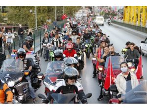 Antalya’da motosikletli kortejle Cumhuriyet kutlaması
