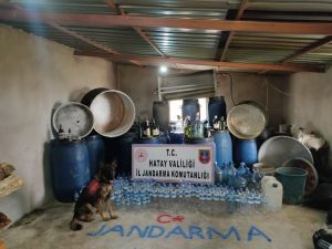 Hatay’da 2 Bin 730 Litre Sahte Rakı Ele Geçirildi