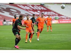 Süper Lig: Konyaspor: 0 - M. Başakşehir: 1 (İlk Yarı)