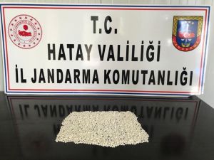 Hatay’da Motosikletten Atılan Poşetten Uyuşturucu Hap Çıktı