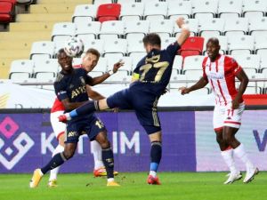 Süper Lig: Ft Antalyaspor: 0 - Fenerbahçe: 0 (İlk Yarı)