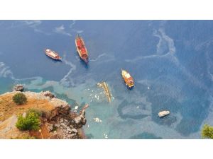 Alanya’da tur teknesi alabora oldu